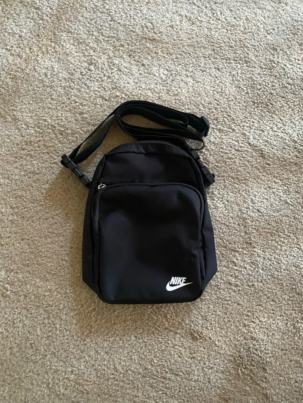 Nike Heritage Black Crossbody Bag